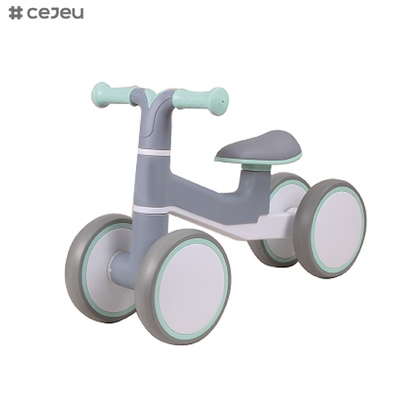 장난감에 아기 균형 자전거 1년 오래된 여행이 일년 올드 보이즈들과 여자에 있어서의 첫번째 자전거 생일 선물을 어린애처럼 다룹니다