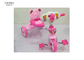 번쩍이는 페달을 가진 세발자전거에 의하여 적재되는 25kg 분홍색 플라스틱 Trike를 타는 나이 3 아이